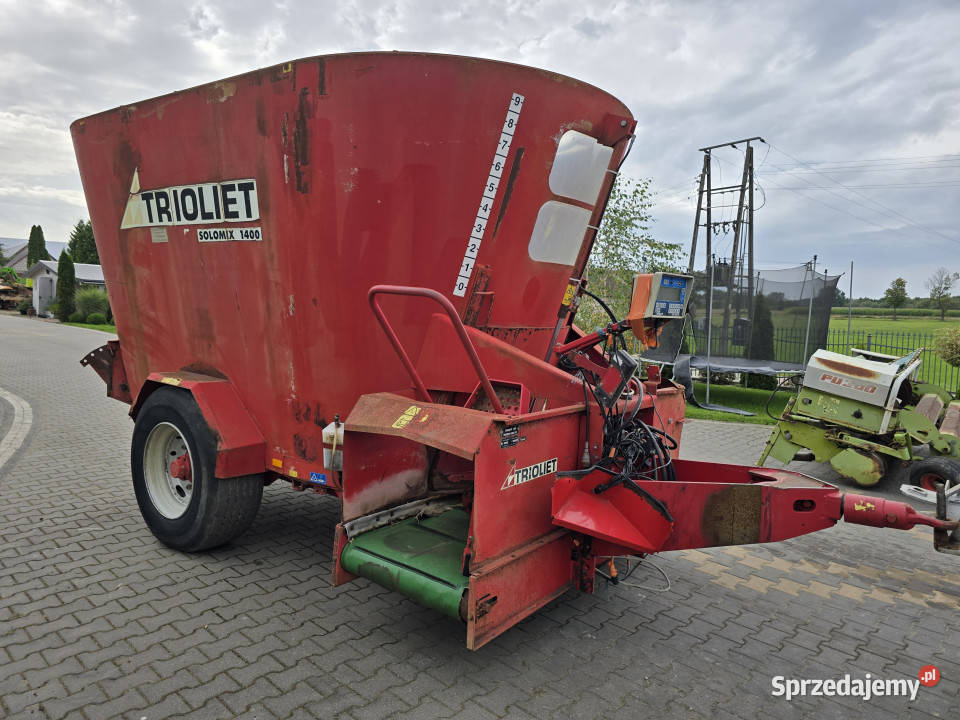 Wóz paszowy TRIOLIET SOLOMIX 1400 SM14 VL2 14 m3 nieuszkodzony Baliki