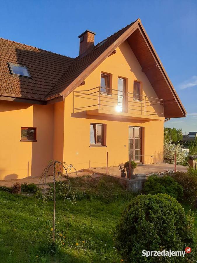 Elewacje budynków Niedźwiedź