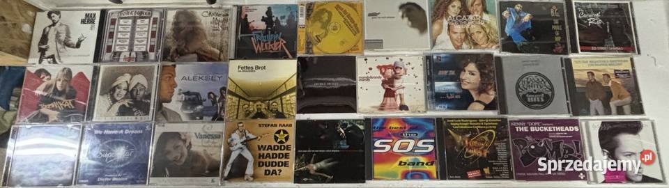 Kolekcja płyt CD różnego rodzaju 220 około