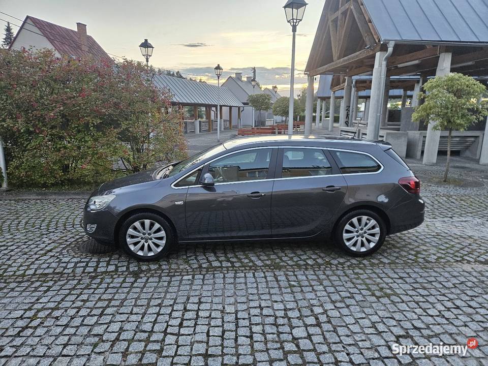 Opel Astra J 2010r 16Benz Cosmo Półskóra Alu 17 Ryglice sprzedam