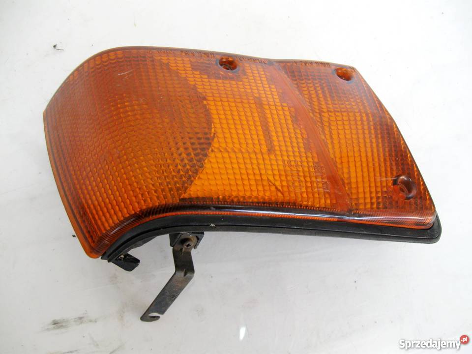 Kierunkowskaz Nissan Sunny prawy Szczecinek