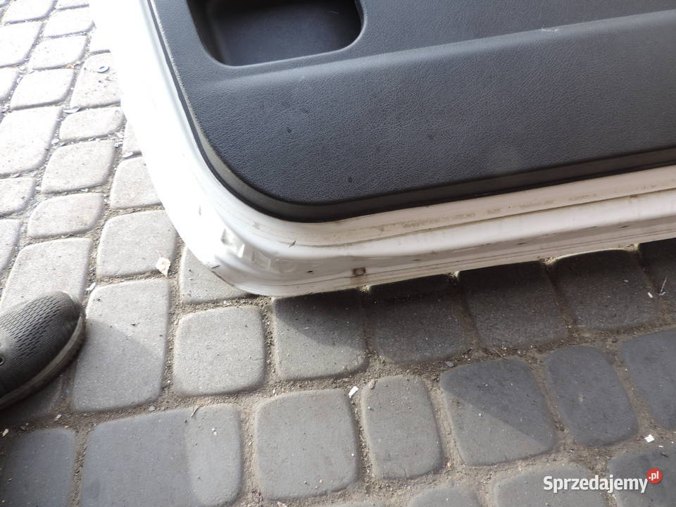 DRZWI LEWY PRZÓD PEUGEOT 207 FL 3D KOLOR EWPA Nowy Sącz