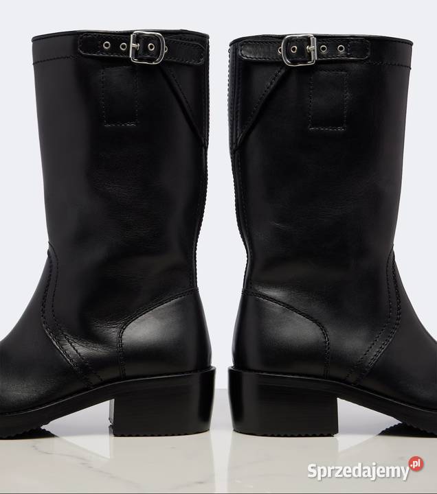 Skórzane buty koloru czarnego