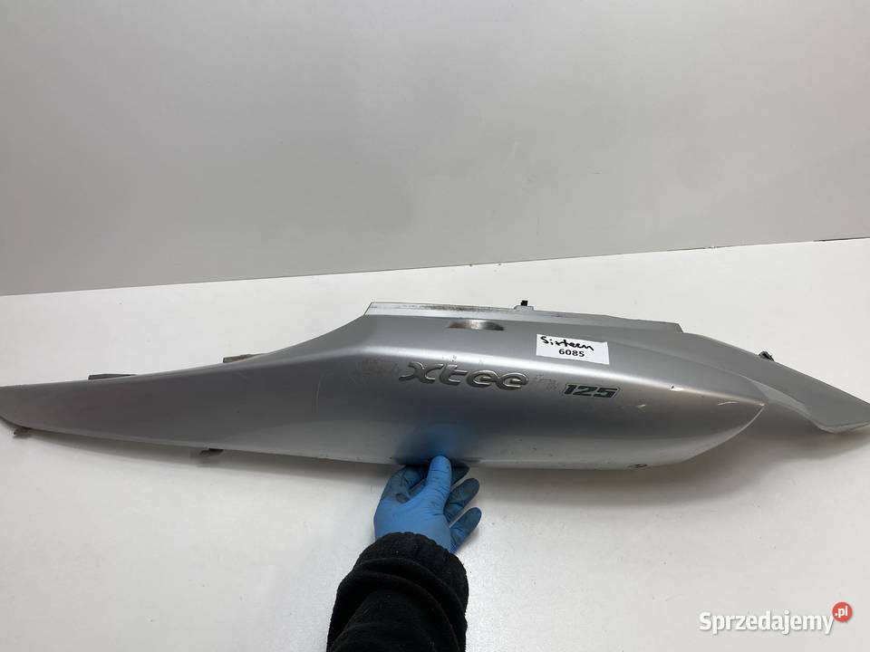 SUZUKI SIXTEEN UX125 OWIEWKA BOCZEK PRAWY OGON Siedlce