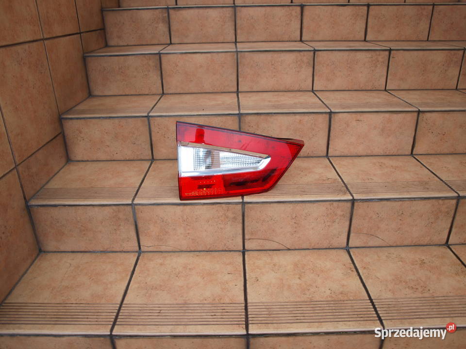 Ford Galaxy lampa lewa w klape tył 2006 2010r osobowe