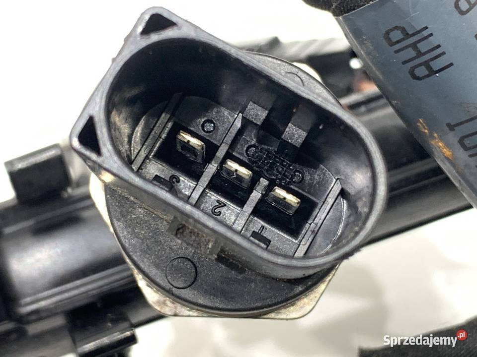 LISTWA WTRYSKOWA Z WTRYSKAMI VW TOURAN