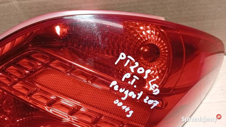 PEUGEOT 207 FL HB LAMPA TYŁ PRAWY LED Zbierkowo