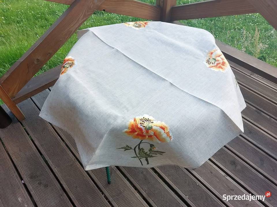 Obrus z haftem maki 85x85 Alwernia