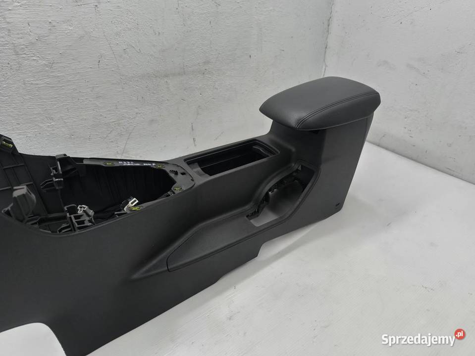 PODŁOKIETNIK TUNEL SRODKOWY FORD FOCUS MK3 LIFT osobowe Podłokietniki sprzedam