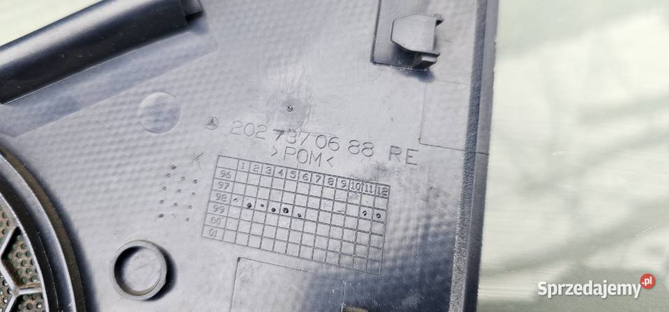 Maskownica prawy tył niebieska mercedes w202