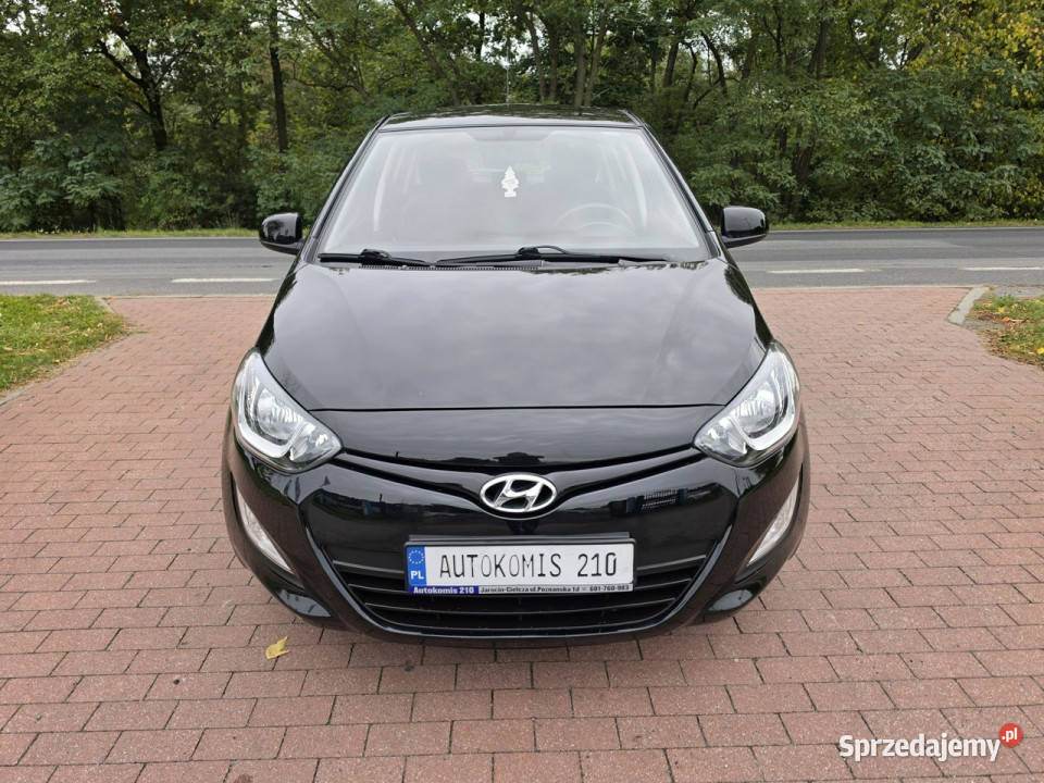 Hyundai i20 Hyundai i20 12 benzynka niski nieuszkodzony Cielcza sprzedam