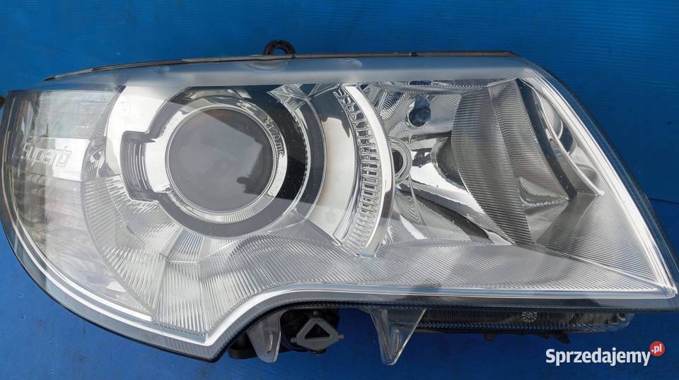 Reflektor Przód strona prawa Skoda Superb B6 3T Nowy Tomyśl
