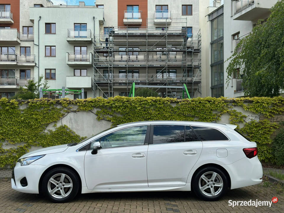 Toyota Avensis 18 III 2009 biały