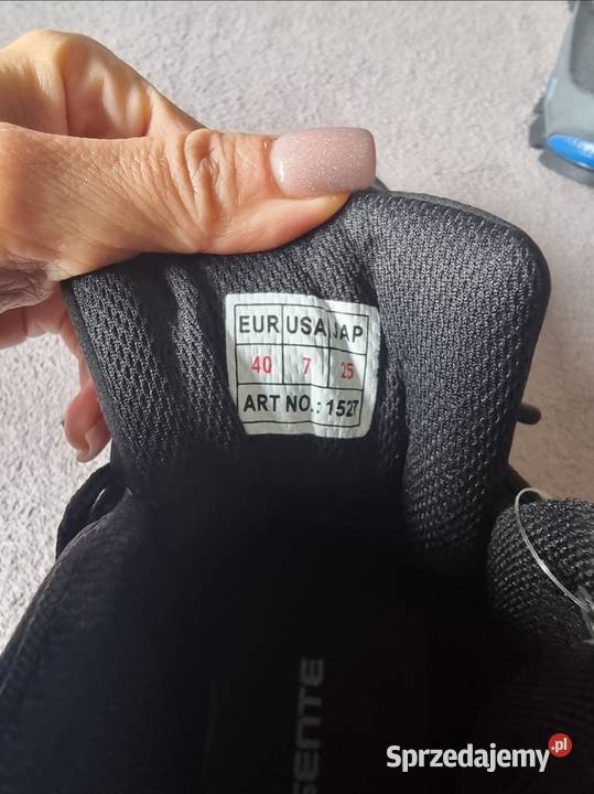 Buty zimowe nowe r 40 sprzedam