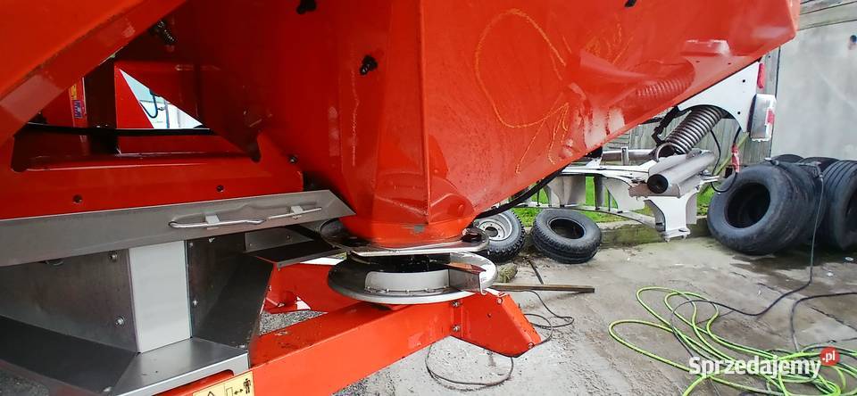 Rozsiewacz nawozu Kuhn Axis 301 Smętowo Graniczne
