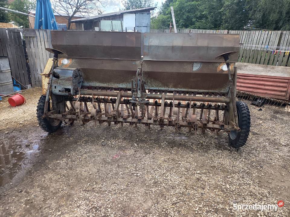 Siewnik zbożowy PoznaniakPług 2 skibowy Magonie