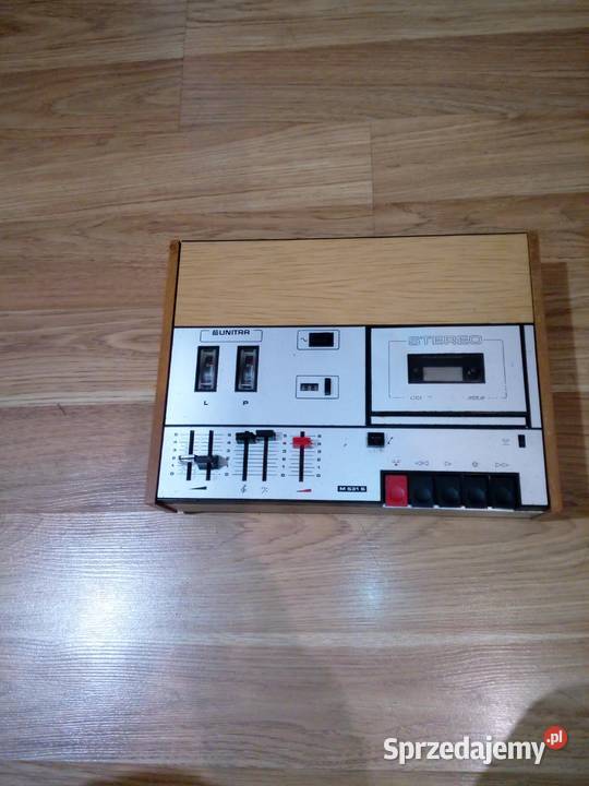 Stary magnetofon kasetowy UNITRA M531S z czasów Magnetofony śląskie Dobieszowice