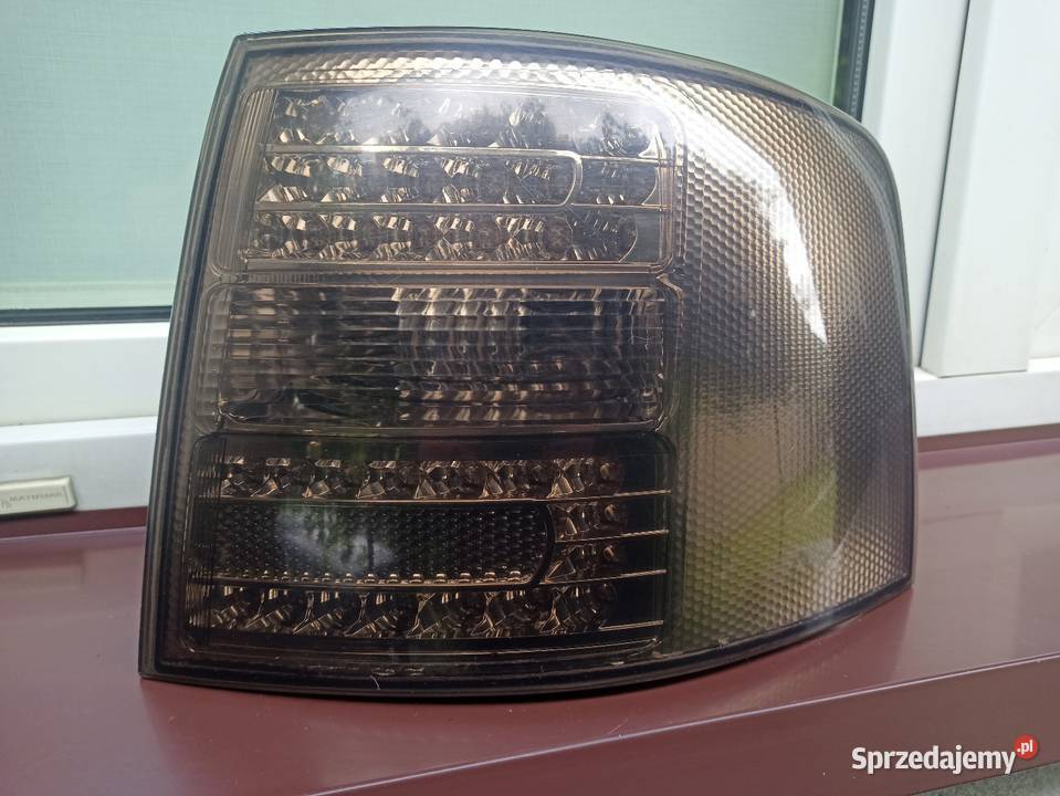 Audi A6 C5 kombi Avant lampy tył tylne prawa Sieradz sprzedam