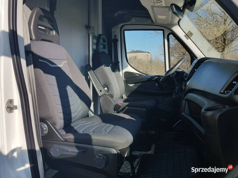 Iveco Daily KONTENER NISKOPODŁOGOWY 443x223x242 centralny zamek Poręba