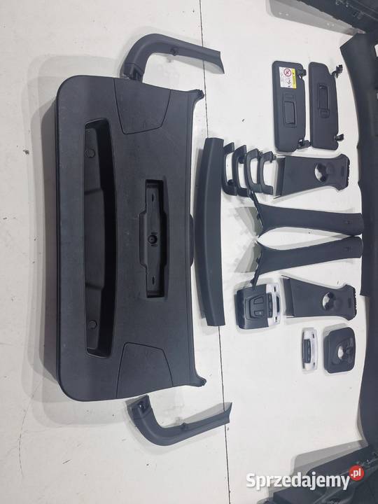 BMW X1 F48 PODSUFITKA MPAKIET CZARNA ORYGINAŁ osobowe Części samochodowe dolnośląskie sprzedam