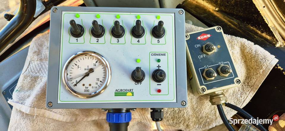 Opryskiwacz zawieszany Kuhn Porter M