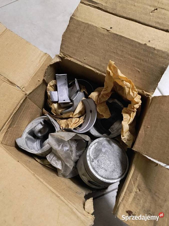 Tłoki z epoki PRL Fiat 125p Krasnystaw