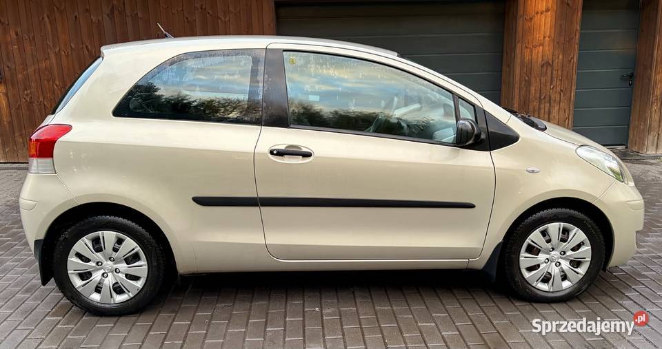 TOYOTA Yaris 13 Salon Serwis ASO niski przebieg centralny zamek Wieliszew