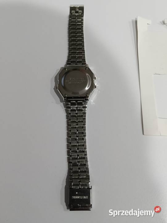 Zegarek elektroniczny w stylu retro mazowieckie