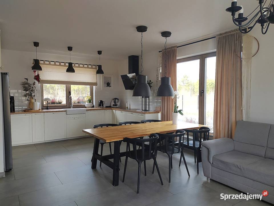 Wolnostojący z całym wyposażeniem Nieruchomości Gowino