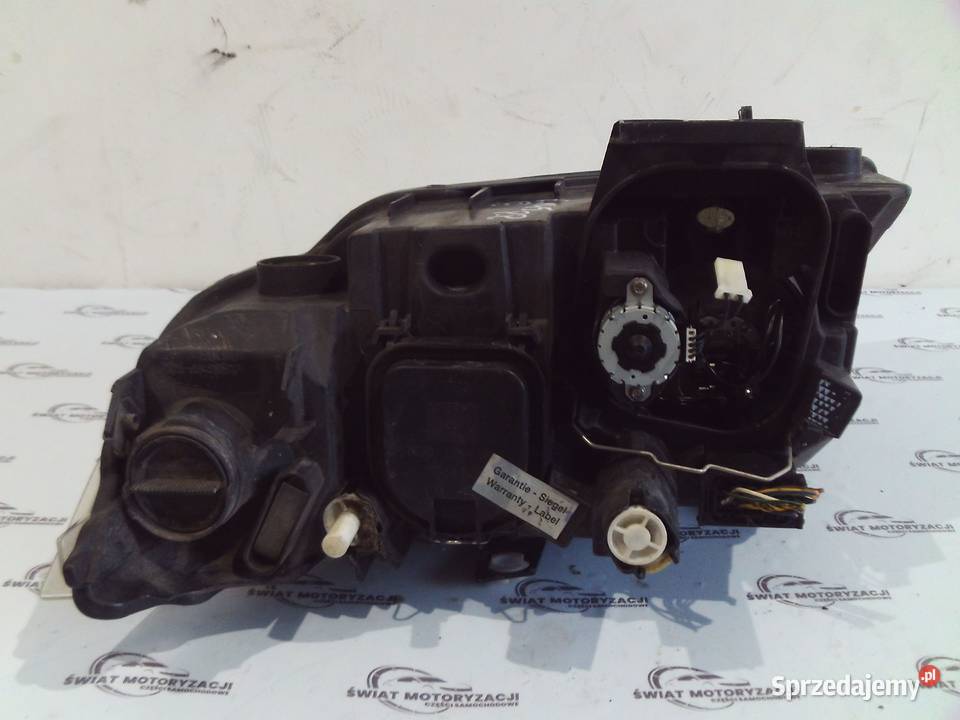 BMW E90 LIFT 20 D 09r lampa prawa przód ANGLIK Kielce
