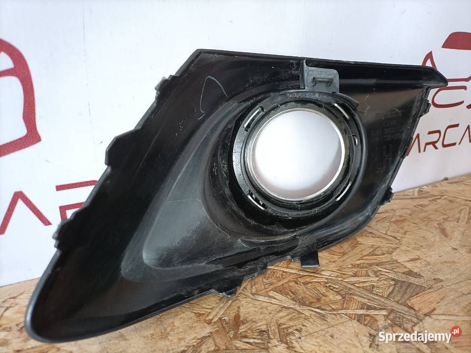 MAZDA 3 III BM 13 KRATKA RAMKA HALOGENU LEWY osobowe Pleszew