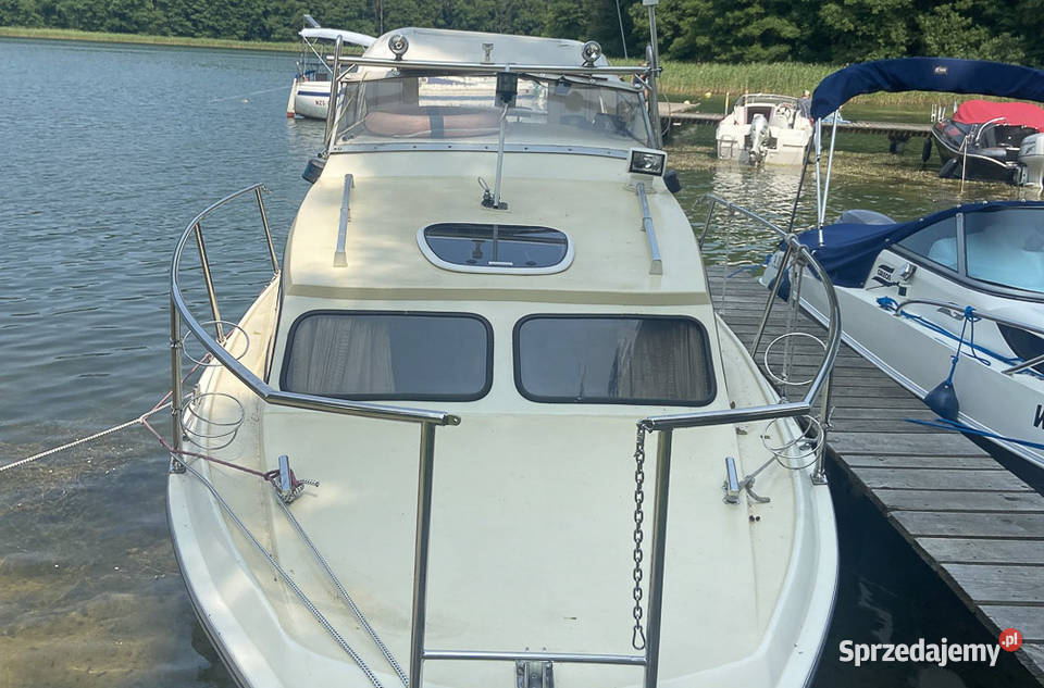 Jacht motorowy z przyczepą Giżycko