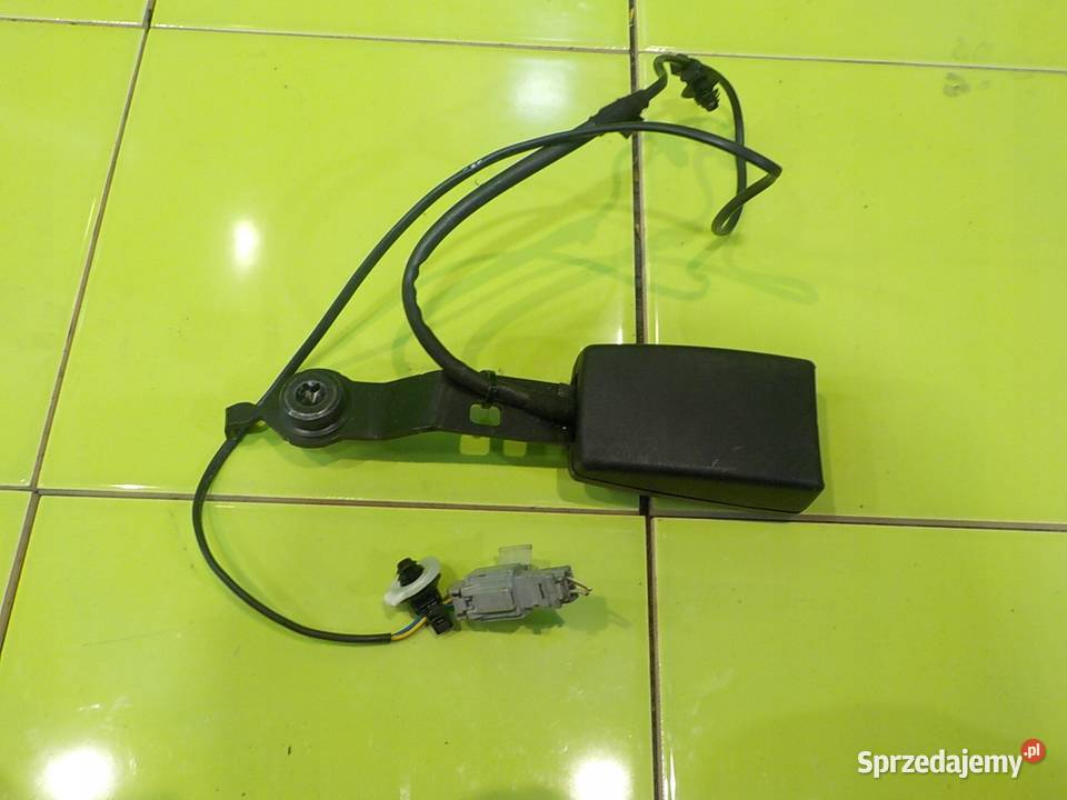 OPEL COMBO D 16r L1H1 zapinka pasa prawa przod Suków