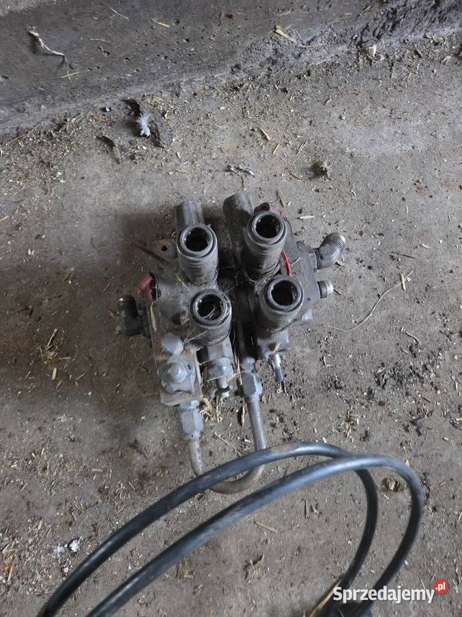 Rozdzielacz 2 sekcyjny z linkami massey 3000 Hydraulika Przedświt