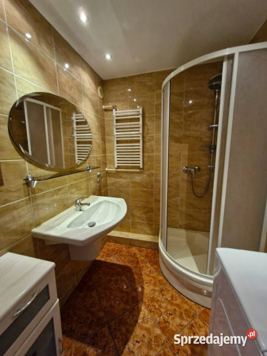 Kolobrzeg centrum mieszkanie 3 pokoje Rok budowy 1980 sprzedam