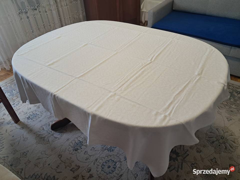 Obrus biały bawełniany 144 x 136 do sprzedania Kraków sprzedam