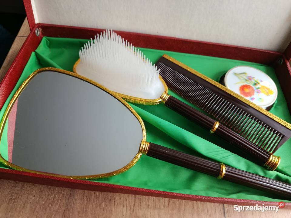 Sprzedam zestaw toaletowy Nefrettete z prl zachodniopomorskie Choszczno