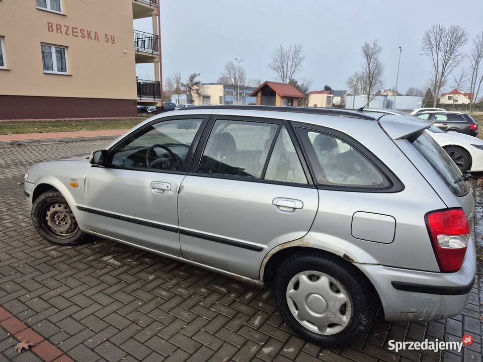 Mazda 323 f 2000 r 15 85 benzyna