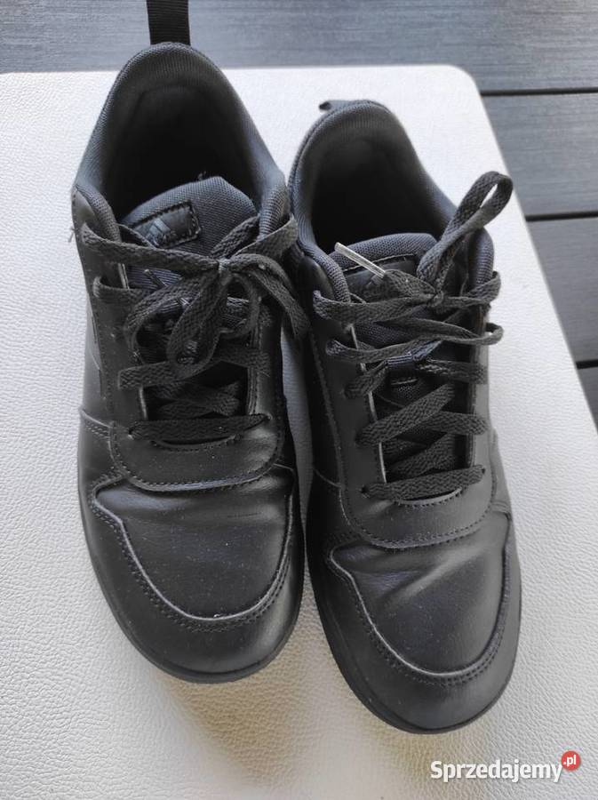 Obuwie sportowe Strachówka