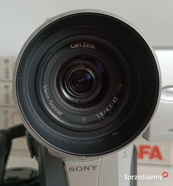 Sony DCRPC110E Carl Zeiss