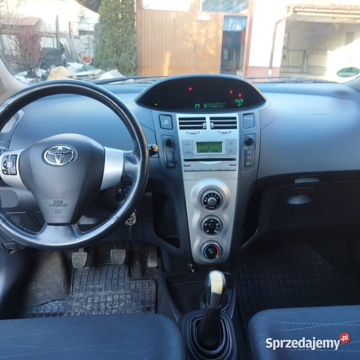 Toyota Yaris 2 13 B Klimatyzacja nieuszkodzony