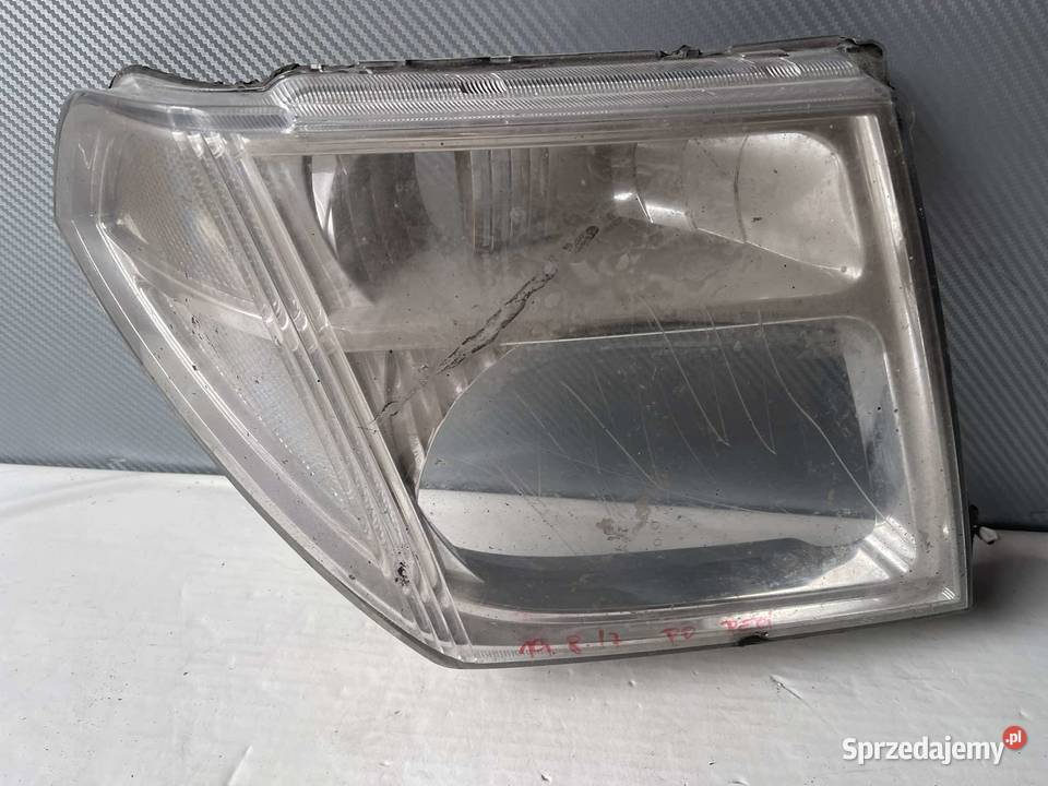 NISSAN NAVARA D40 PRAWY KLOSZ LAMPY prawe Ostroróg