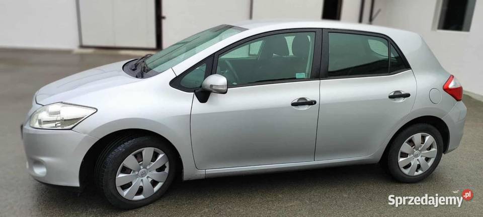 Toyota Auris 2010 16 benzyna manual ok 153500 Rososz sprzedam