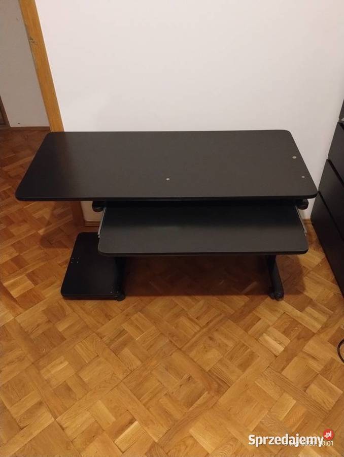 Biurko czarne z wysuwanym blatem pod klawiaturę Warszawa