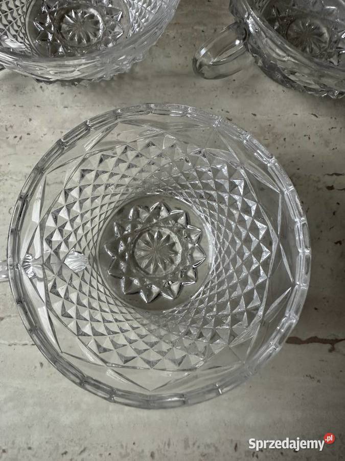 Filiżanki kryształowe z lat PRLu Porcelana i szkło
