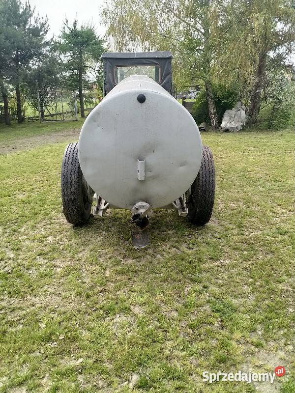 Beczkowóz 2000 l Łowkowice sprzedam