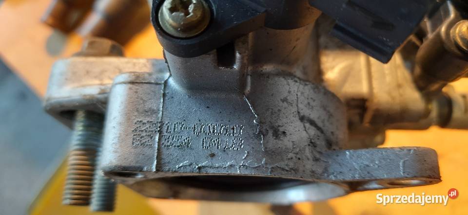Przepustnica toyota yaris 0105r 222100J010 śląskie sprzedam