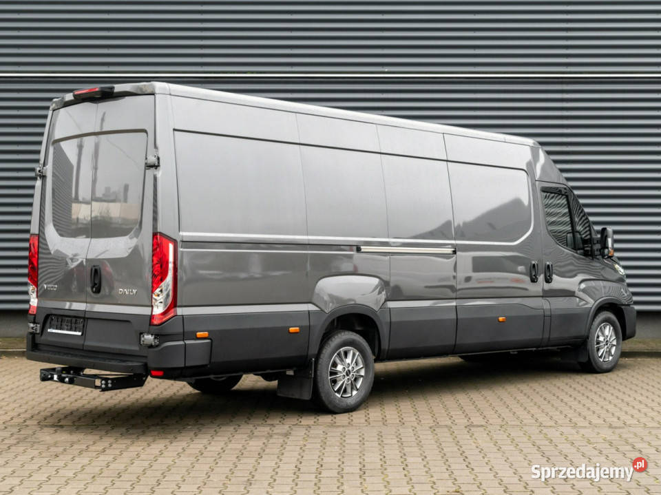 Iveco Daily 35S18A8H V 16m3 L4H2 176 Kamera welurowa tapicerka Iveco zachodniopomorskie Szczecinek