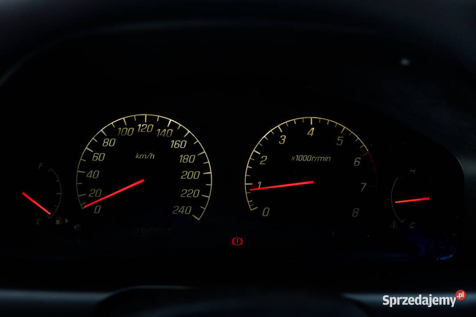 Mitsubishi Galant VIII kombi 2003r 20 Benzyna benzyna