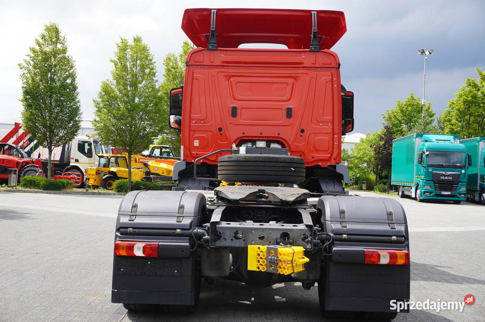 Ciągnik siodłowy MercedesBenz Actros 1833 260 bezwypadkowy